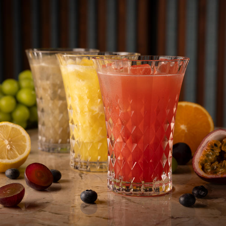 果物好きの方、ぜひお持ちしております!!