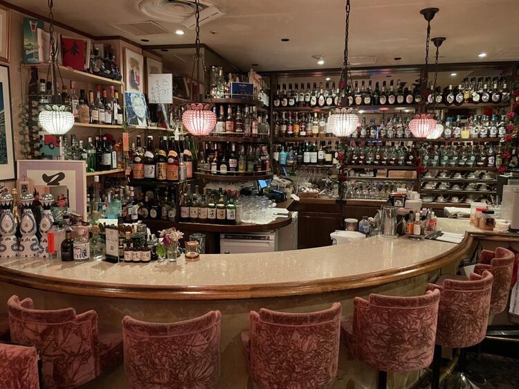 音楽とお酒が楽しまれるバー※写真は既存店