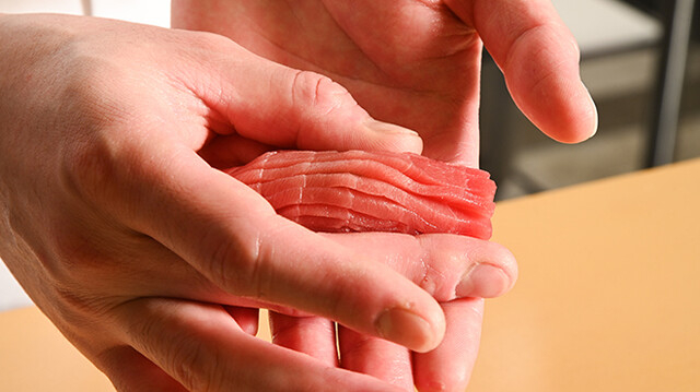 姉妹店は一流の常連様に愛されています