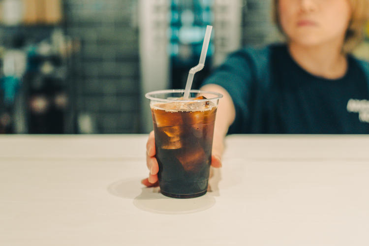 日本各地から取り寄せた飲み物も用意