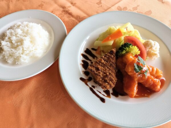 ゴルフ場内のレストランでのお仕事