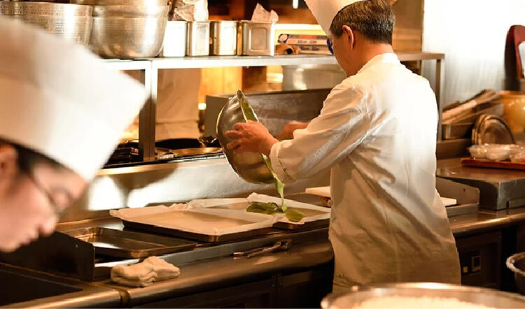 ＼多エリアに多ブランドを展開中／