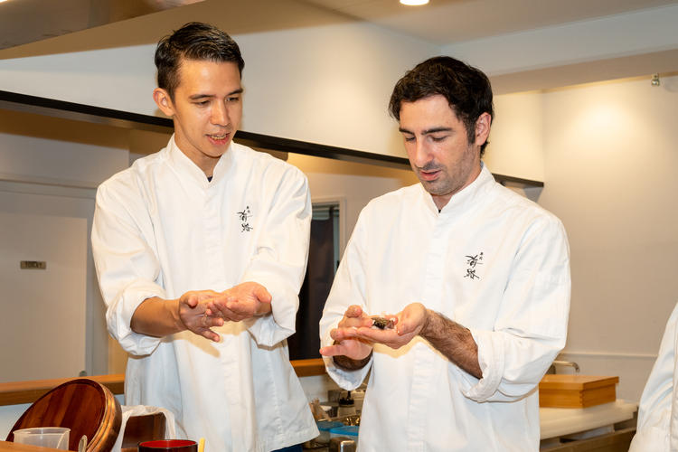 神田駅から徒歩2分の好立地です！