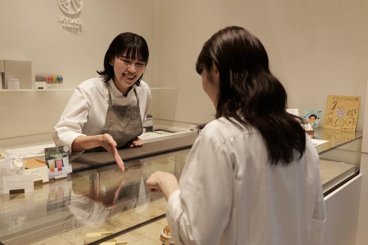 お客さまとの会話も楽しめます！