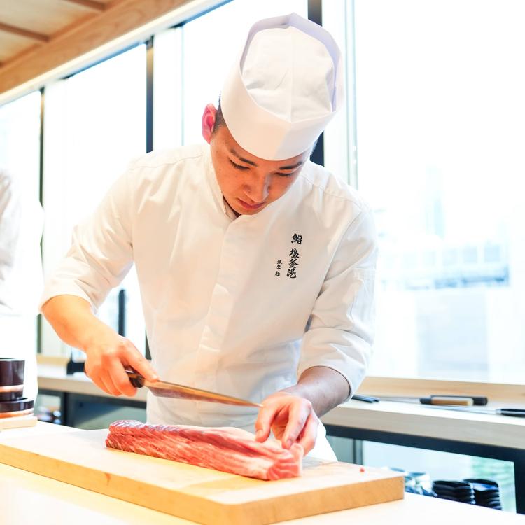 若手寿司職人が活躍中！