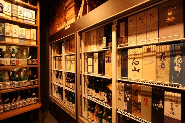 日本酒の品揃えは銀座トップクラス！​