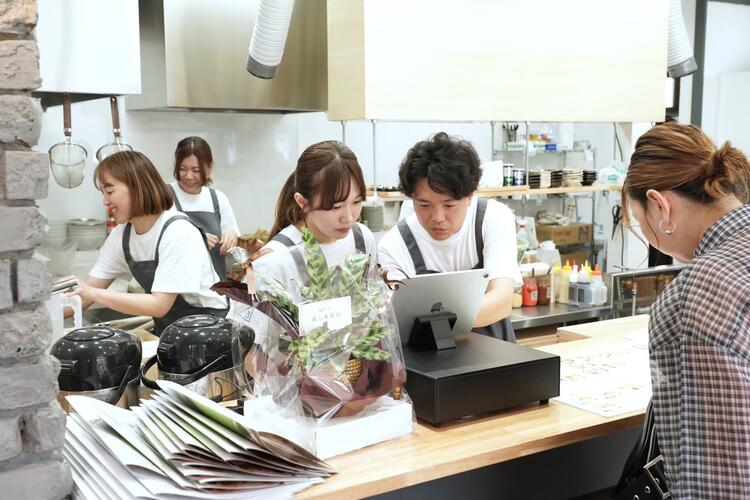 来春新店オープン予定の成長企業です！