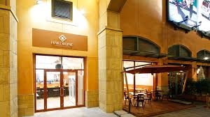 お店は駅近なので通勤もしやすいです。