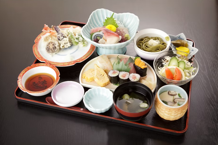 寿司以外の和食も学べます