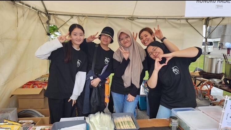 若手スタッフメインで活躍！※画像は既存店