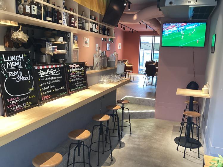 カウンター席もあります