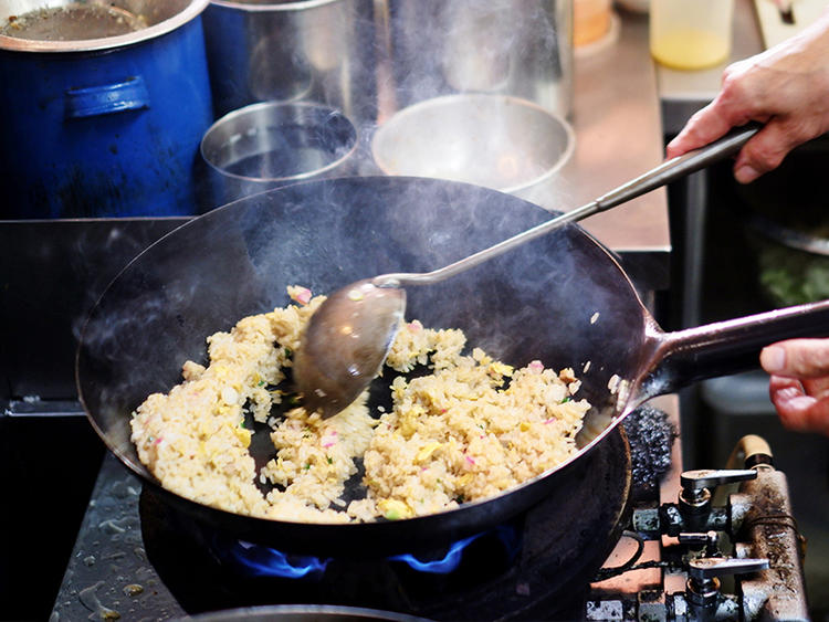 サイドメニューの調理もお任せします☆