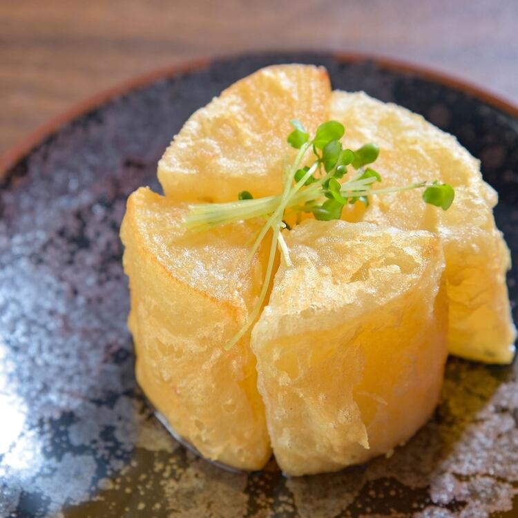 お店ならではの創作料理を提供