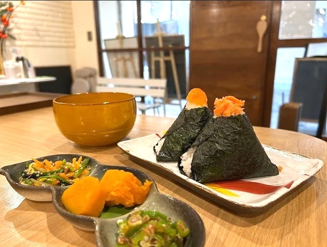 おばんざいや汁物も大人気！