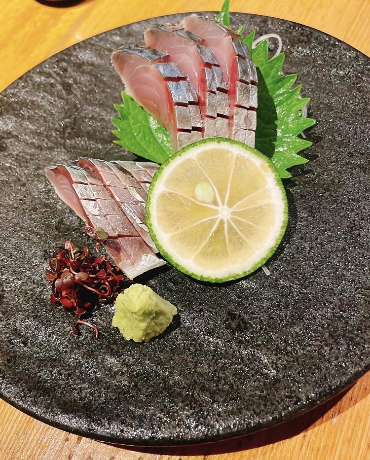 市場より目利きして仕入れ、丁寧に捌きます