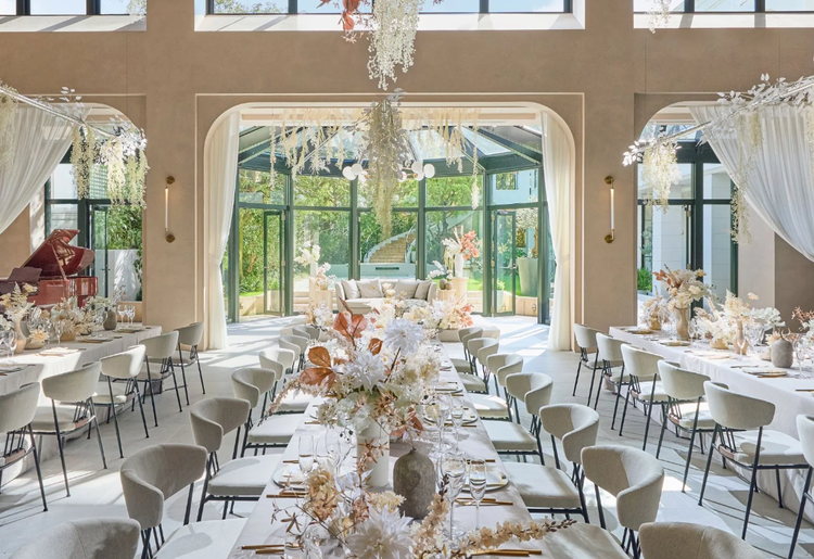 月火定休で生活リズム◎ 幅広い年代が活躍