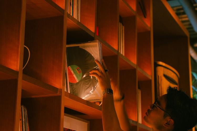 ハイセンスな音楽、お酒、料理で魅せる空間