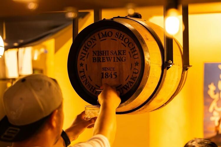 樽に入った焼酎「天使の誘惑」があるお店♪