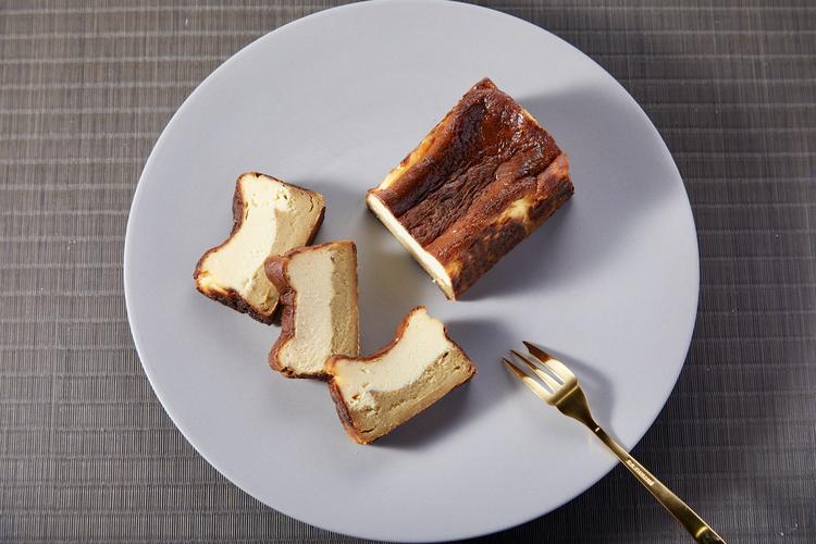 看板商品の蜜芋バスクチーズケーキ