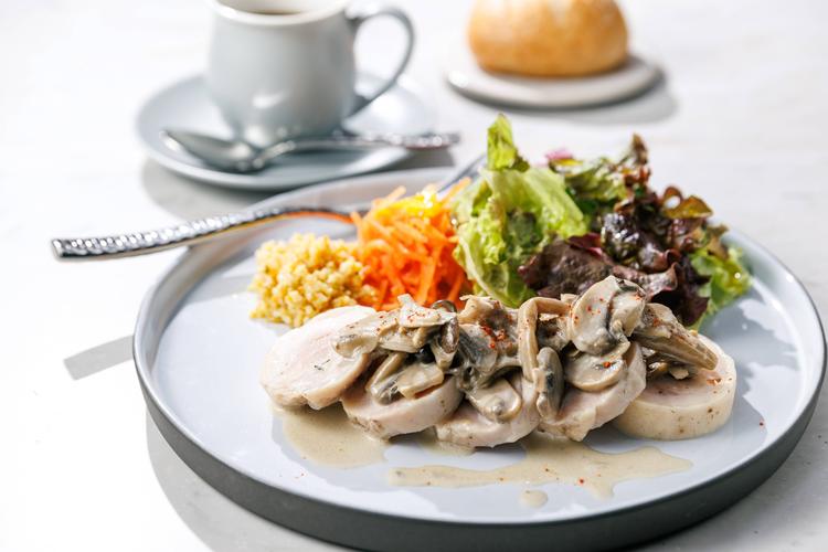 ランチからディナーまでメニュー豊富