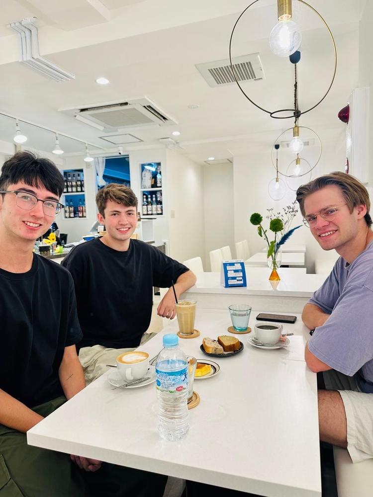 海外のお客様も多数来店されます!!