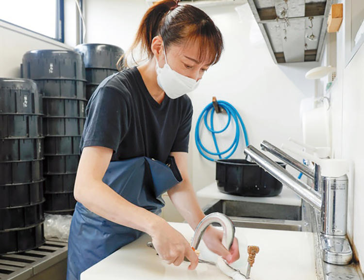 女性鰻師、上田さん在籍のお店