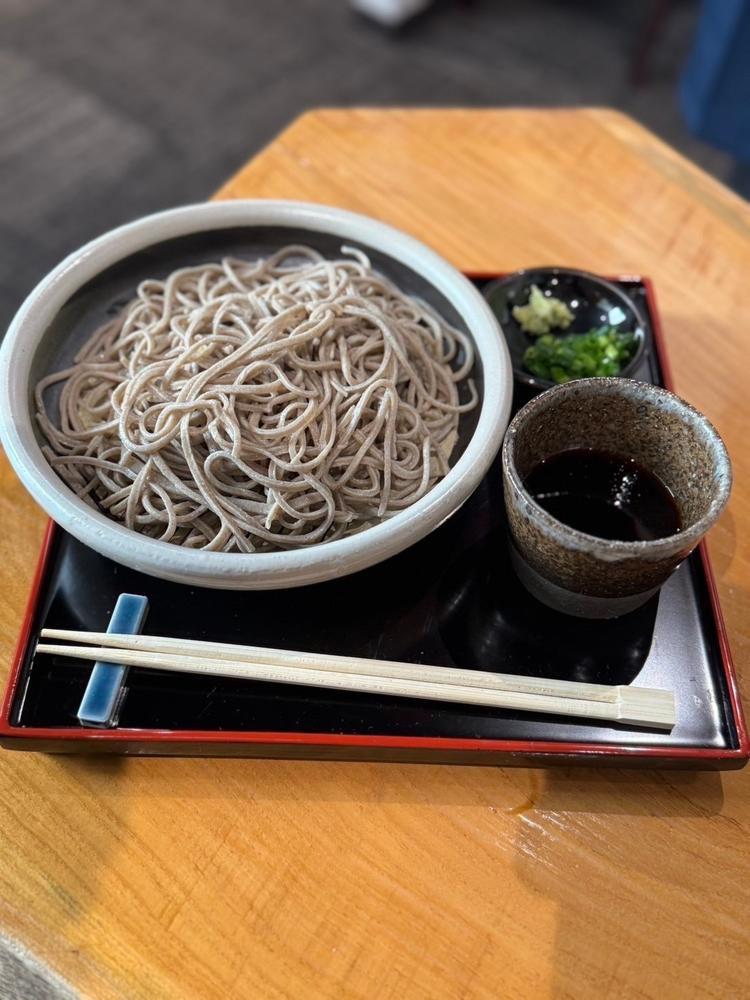 二八・十割・田舎そばの３種を楽しめる