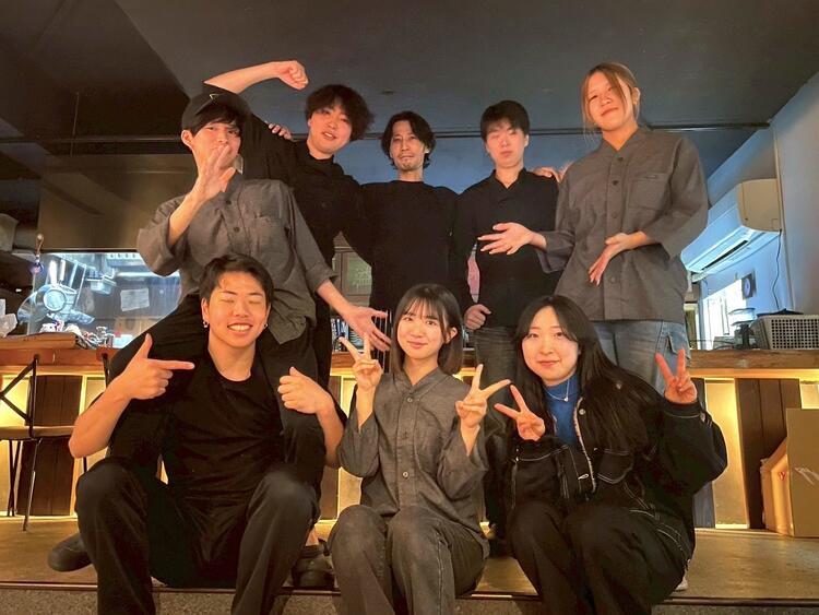 髪型・髪色、ひげ、タトゥーもOK