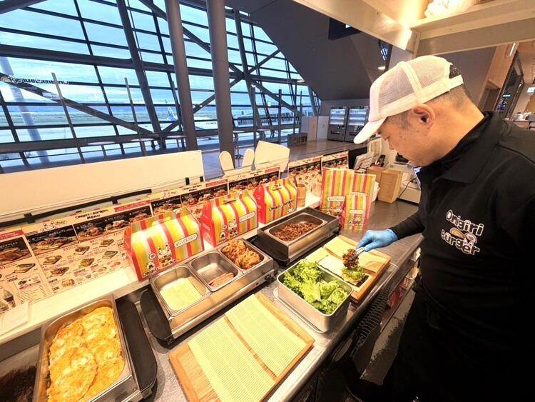 飛行機を見ながら開放的な空間でお仕事★