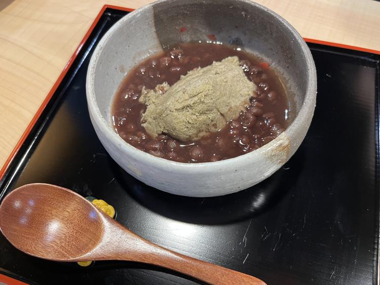 人気のスイーツ！そばがきぜんざい