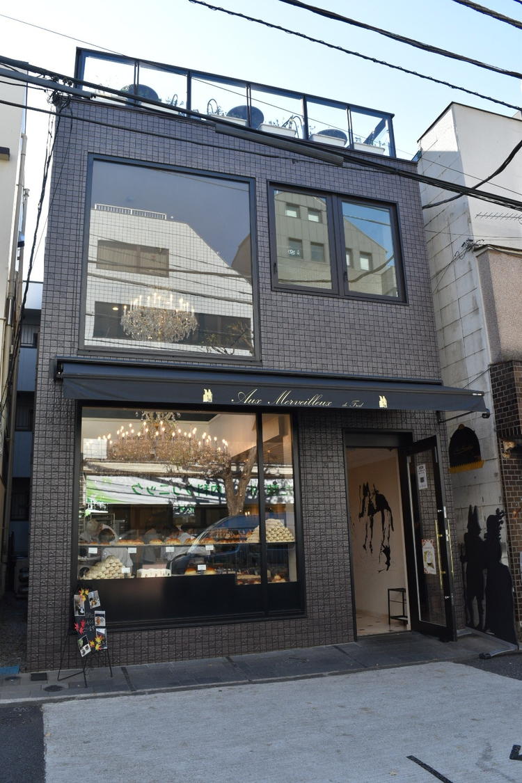 神楽坂店舗。3階にはテラスもあります