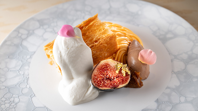 季節のフルーツの贅沢スイーツ