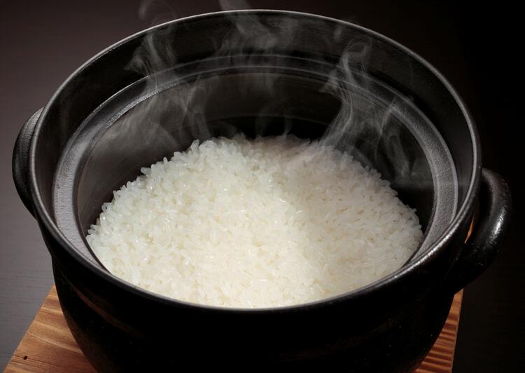 名物の〈土鍋御飯〉
