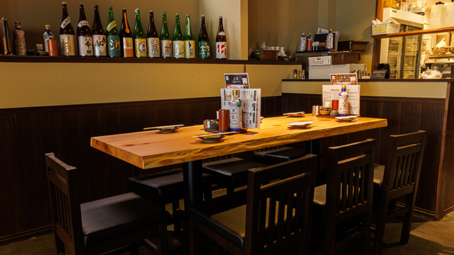 落ち着いた雰囲気の店内◎