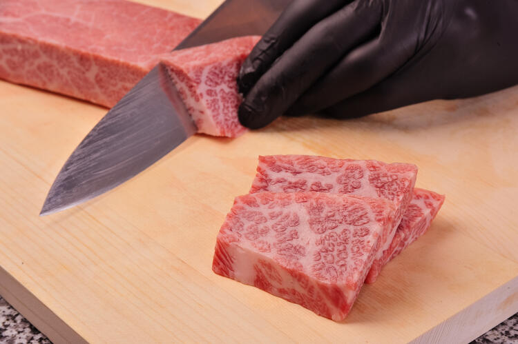 お肉をさばける人大募集★