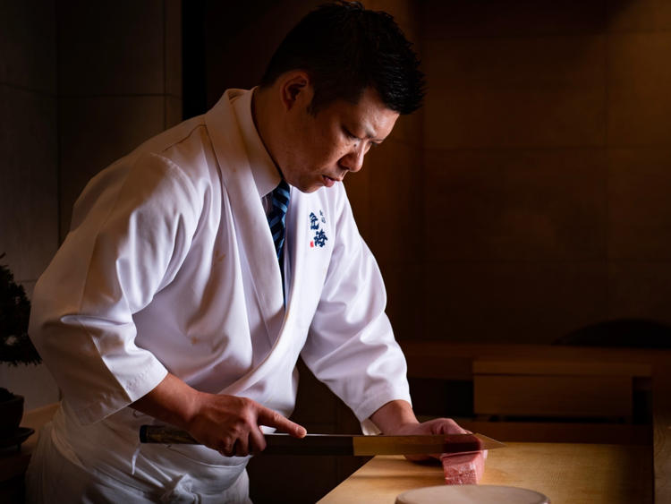 鮨職人歴25年以上、まだまだ成長します！