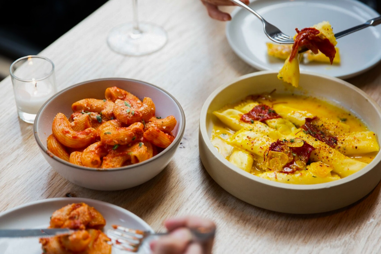 調理から接客まで幅広く活躍できます！