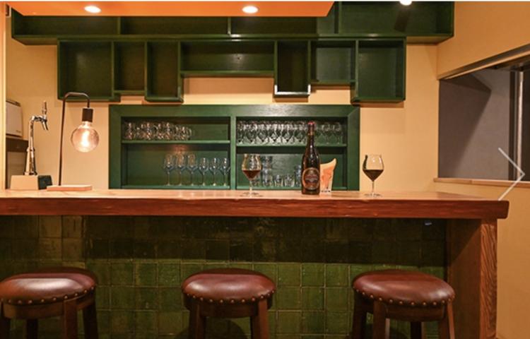 フランス人大工が手作りで作った店内