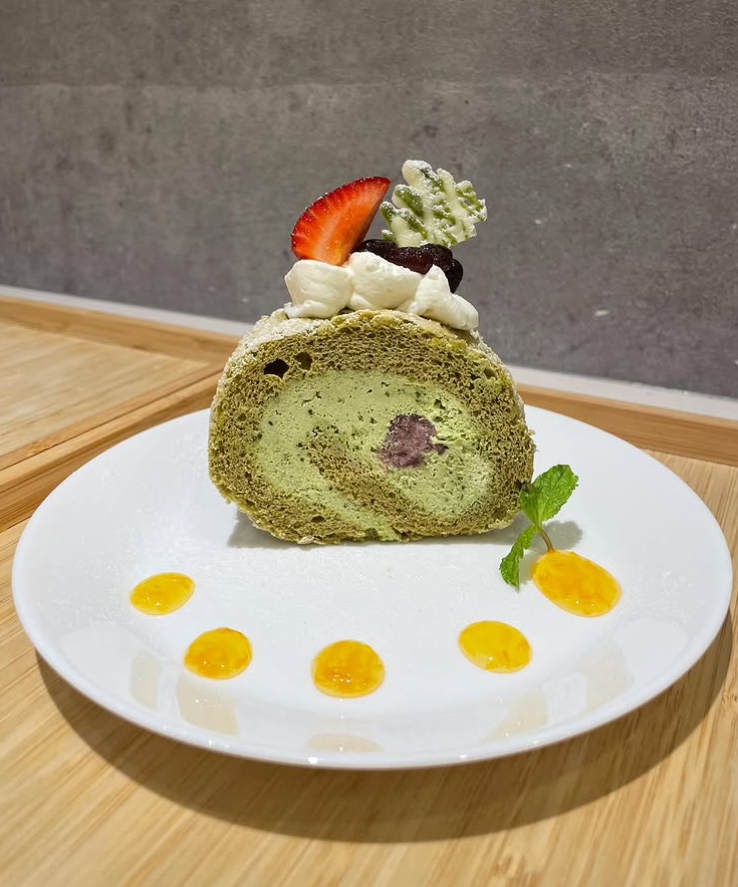 ケーキなどスイーツも幅広くご用意◎