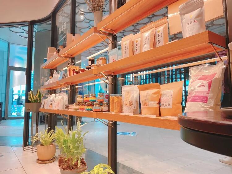 物販商品も多数ラインナップ！