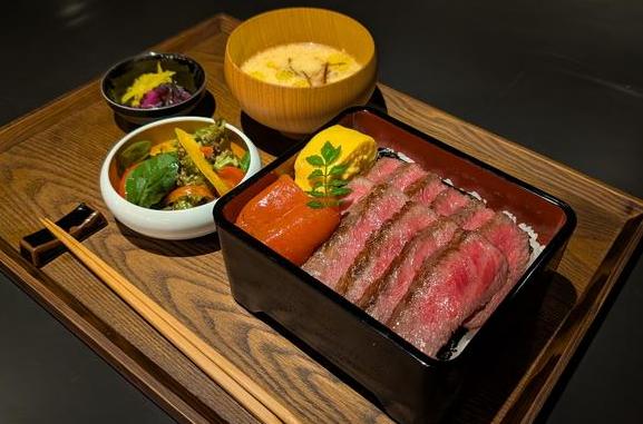 宮崎牛ランイチステーキ明太子重