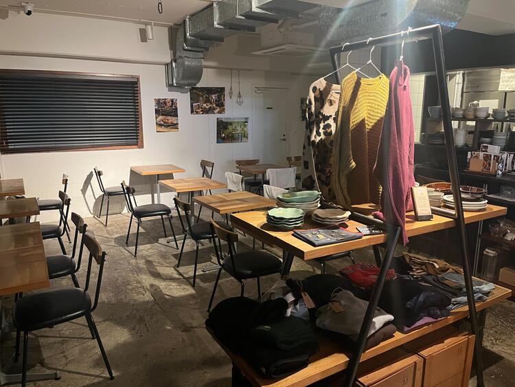 自社でリノベしたお洒落空間♪古着販売も◎