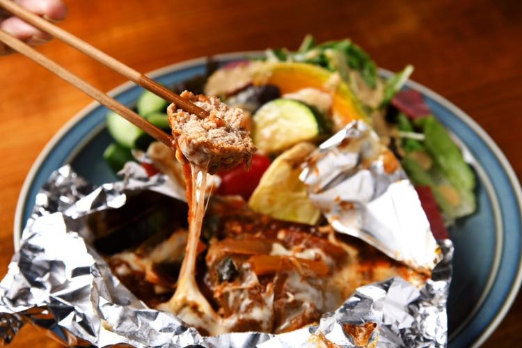 ※本店の人気商品・トマトチーズハンバーグ