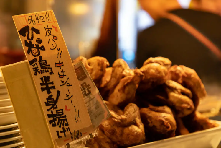 鶏料理・おでんなど多彩なメニュー展開