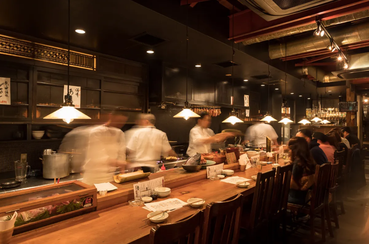 スタッフとお客さまとの会話もあり☆