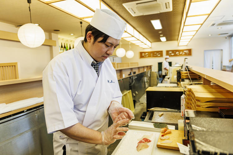 仲卸直営店で寿司職人募集！