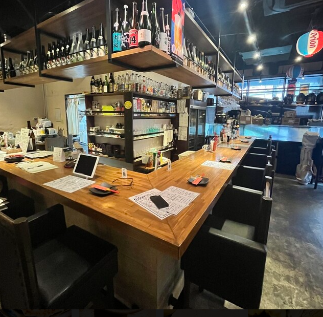 カウンター越しのオープンキッチン