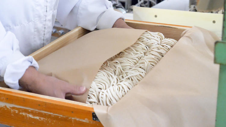 麺づくりは、旨いラーメンの基本です。