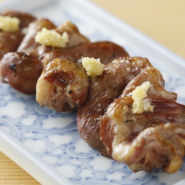 丁寧な仕込みからの炭焼き、こだわりの逸品