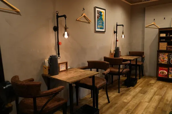 未経験から接客やラーメンづくりを学べる